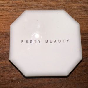 Fenty Pro Filt’R Powder Foundation in 150